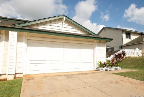 87148 Kulahanai Pl, Nanakuli, HI 96792-3361