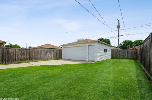 7557 Hortense Ave, Chicago, IL 60631-1807