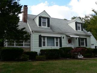 297 Fairfax Dr, Warwick, RI 02888-3446