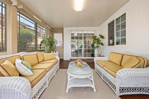 260 Brookside Ct, Anaheim CA  92808-1204 exterior