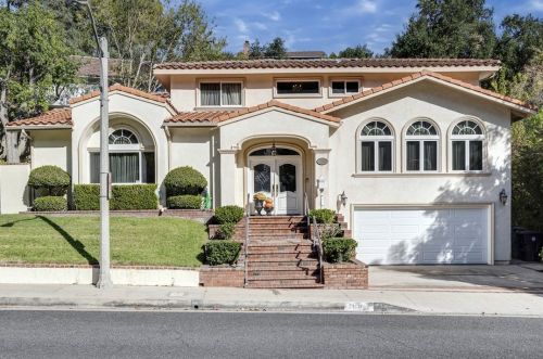 1360 Greenbriar Rd, Glendale CA  91207-1254 exterior