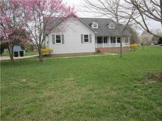 212 Ashley Dr, Tullahoma, TN 37388-4902