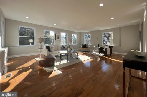 6805 11 St, Philadelphia PA 19147-1244 exterior