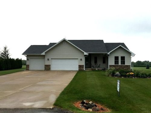560 Penrose Rd, Nelson, IL 61021-9214