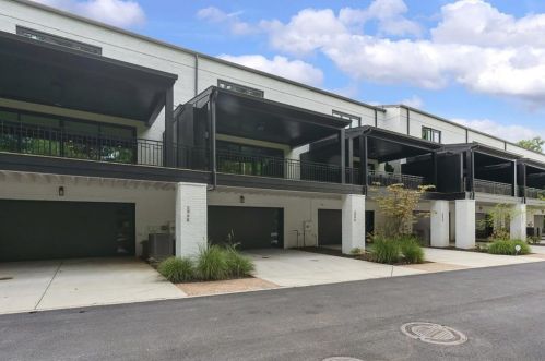 2996 Hermance Dr, Atlanta GA  30319-2735 exterior