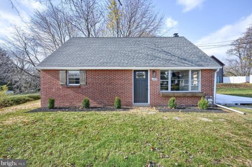 1450 Marene Dr, Harrisburg, PA 17109-5654