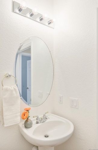 8136 Algonquian Cir, Aurora CO 80016-7018 exterior