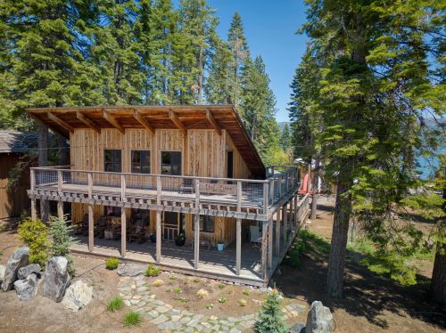 1412 Lassen View Dr, Peninsula Village, CA 96137-9543