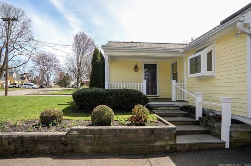 10 Rainbow Rd, Norwalk, CT 06851-2807