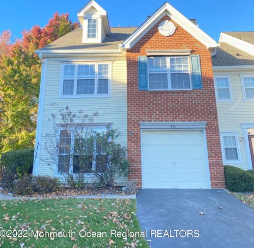 18 Durant Ave, Holmdel Village, NJ 07733-2735