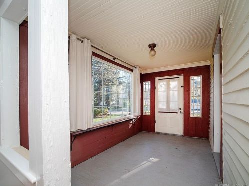 114 Spring St, Cheshire CT  06410-2720 exterior