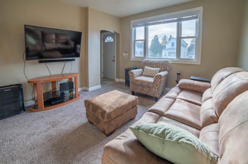 312 103rd Ave, Duluth, MN 55808-2021