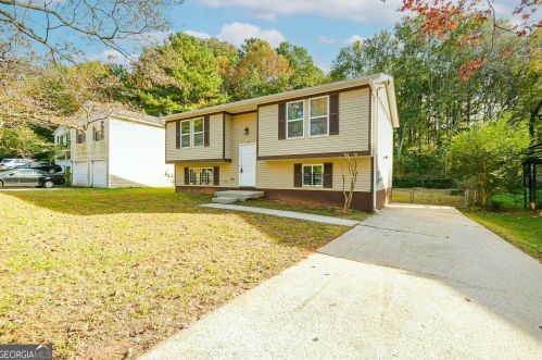 5286 Kinsdale Ln, Stone Mountain, GA 30088-4304