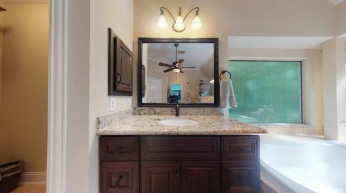 8760 Skyline Ln, Conroe TX  77302-3458 exterior