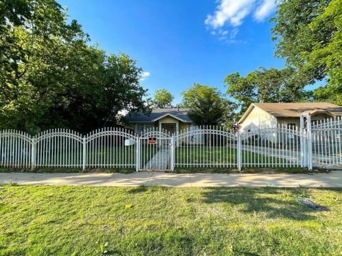 3105 Burchill Rd, Fort Worth TX  76105-3313 exterior