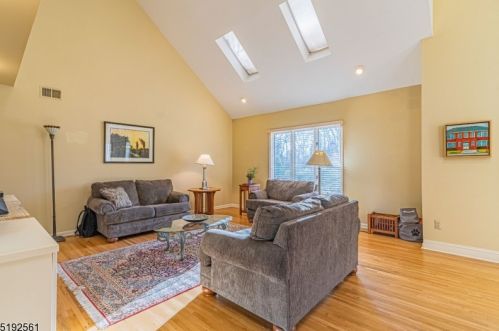 4 Theodore Dr, Dover NJ  07869-1913 exterior