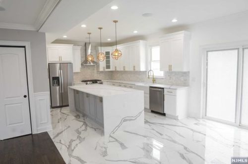 83 Columbia St, Wood-Ridge NJ  07075-2403 exterior