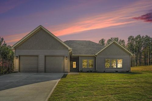 60 Kendall Ln, Porterdale, GA 30014-8495