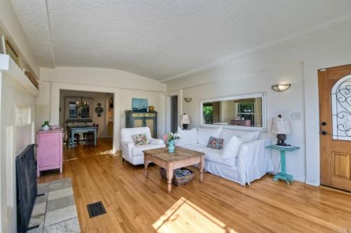 906 West St, Oceanside, CA 92054-5026