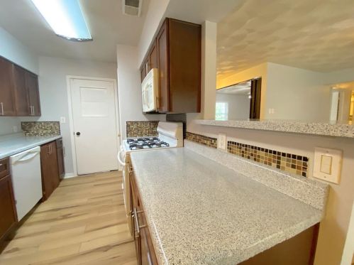 1836 Pleasant Run Rd, Carrollton TX  75006-7568 exterior