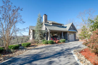 3009 Summit Trails Dr, Pigeon Forge, TN 37862-7877