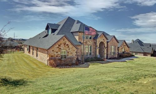 12549 Bella Amore Dr, Fort Worth, TX 76126-4953