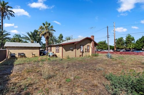 8644 Indiana Ave, Riverside CA  92504-4047 exterior