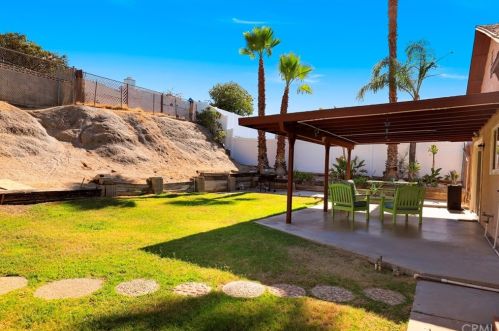 6010 Kitty Hawk Dr, Riverside CA  92504-1422 exterior