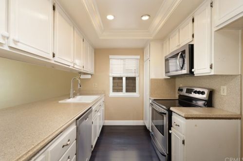 5921 Avenida Arbol, Anaheim CA  92807-3220 exterior