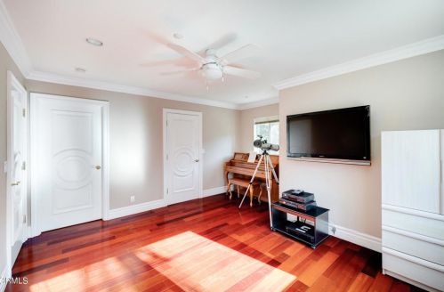 1958 Calafia St, Glendale CA  91208-2306 exterior