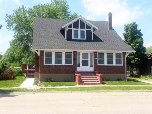 502 Riverview St, Bellevue IA  52031-1146 exterior