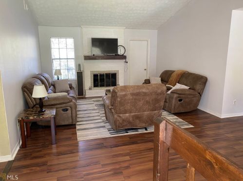 568 Aberdeen Dr, Stone Mountain, GA 30083-4327