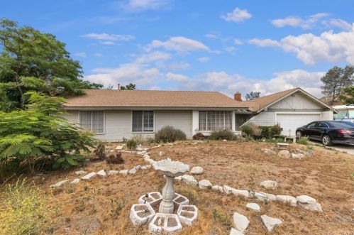 5120 Red Oak Dr, Riverside, CA 92509-5424