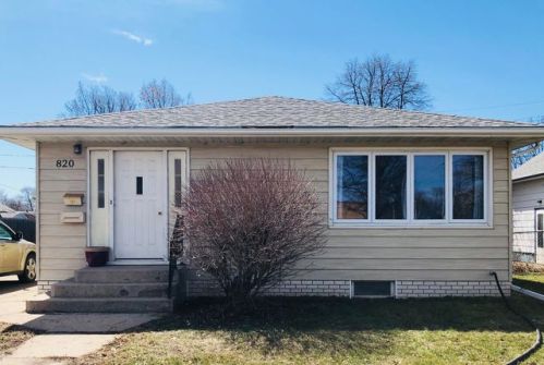 820 8th Ave, Aberdeen, SD 57401-6303