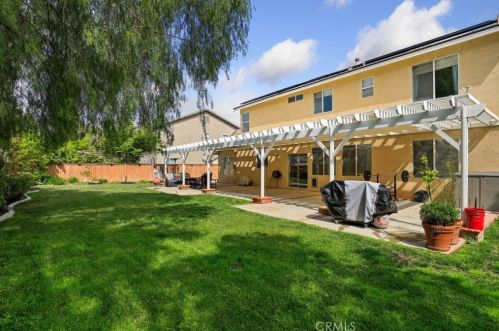 12595 Orangeblossom Ln, Riverside CA  92503-7058 exterior