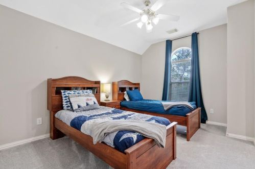 130 Evangeline Oaks Cir, Conroe TX  77384-5010 exterior