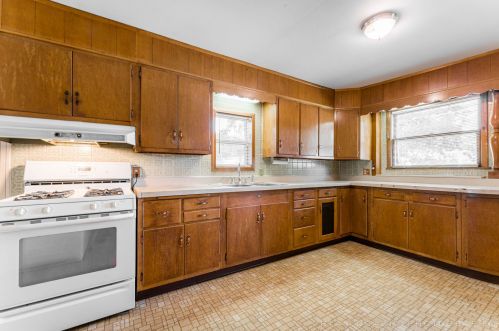 145 Fair St, Sycamore IL  60178-1645 exterior