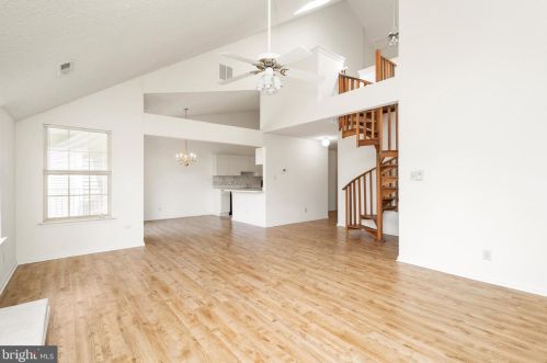 514 Eagles Chase Dr, Trenton NJ  08648-2560 exterior