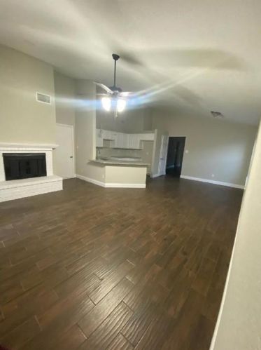 2030 Oak Creek Ct, Garland TX  75040-3975 exterior