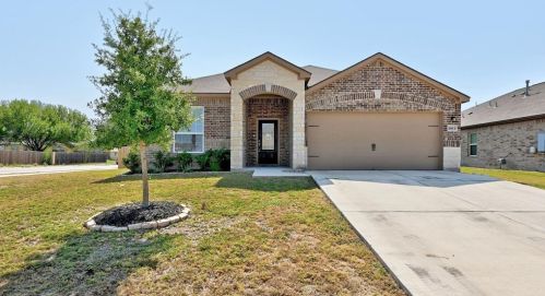 1663 Twin Estates Dr, Uhland, TX 78640