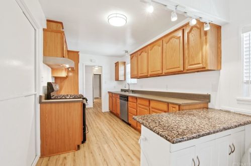 312 Pine Dr, Fullerton, CA 92833-3228