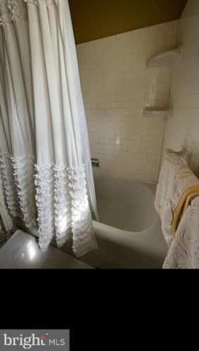 725 Amherst Rd, Camden NJ 08106-1203 exterior