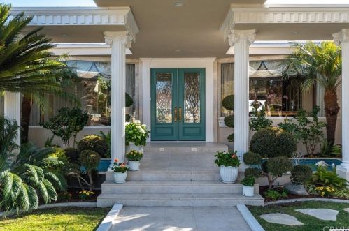 1629 Heather Ridge Dr, Glendale, CA 91207-1035