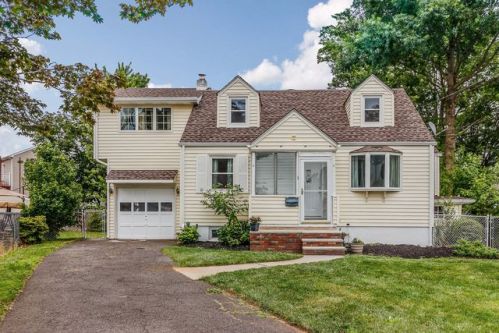3 Prescott Turn, Clark, NJ 07066-2424