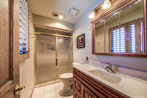 331 Ridgemoor Dr, Willowbrook IL  60527-5419 exterior