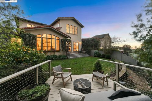 1033 Alvarado Rd, Berkeley, CA 94705-1549