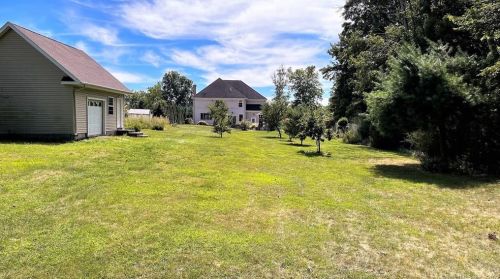 93 South Rd, Farmington, CT 06032-2042