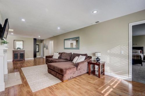 145 El Valle Opulento, Vista CA 92083-7708 exterior