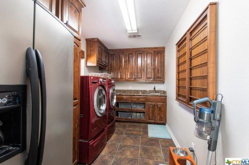 2114 Red Rock Dr, Morgans Point TX 76513-1343 exterior