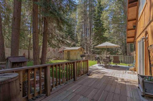 12974 Rainbow Dr, Truckee, CA 96161-2623